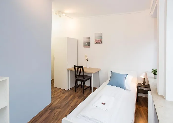 Zentral Gelegene Zimmer Mit Gemeinschaftsbad Und Kueche