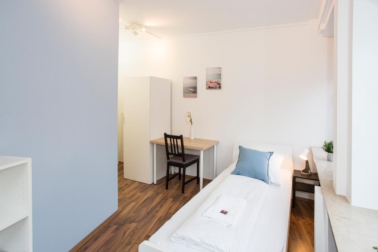 Zentral Gelegene Mit Gemeinschaftsbad Und Kueche * Nürnberg